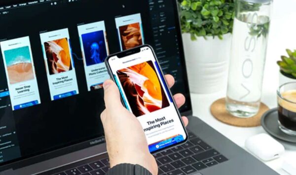 Person Checking Website Responsiveness